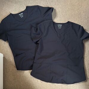 🌊2 pack Scrub Star Black Scrub Tops with Pockets